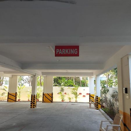 ホテル Annai Residency ヴェールール エクステリア 写真